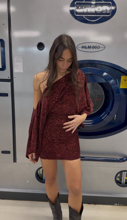 ABITO NOCTURNA – tubino con maniche a pipistrello