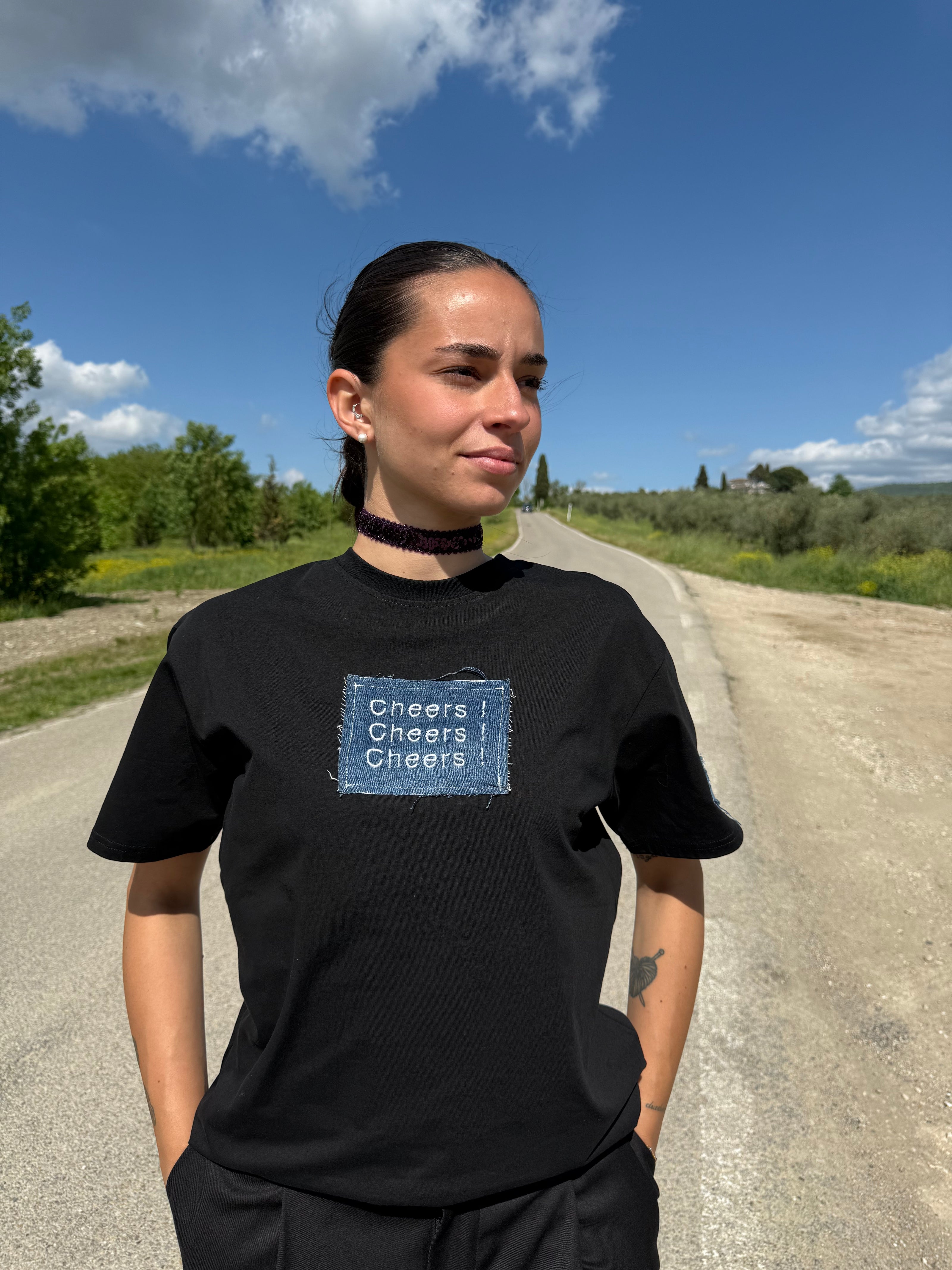 Sandra's T-shirt – t-shirt ricamo Cheers